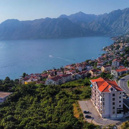 Apartment Marta 2 Kotor Buitenkant foto